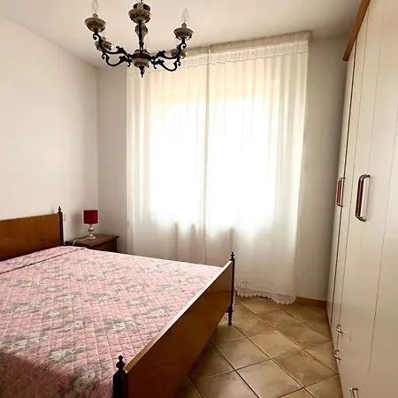 M392 - Marcelli, Trilocale Con Terrazzo Comodo Ai Servizi * Марчелли